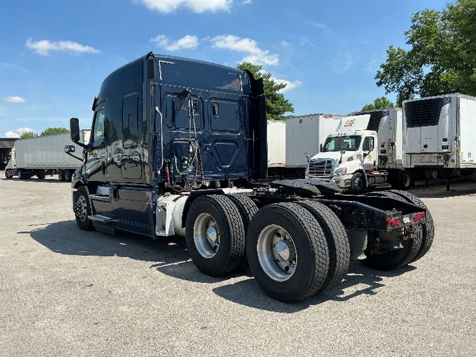 Sleeper Tractor-Heavy Duty Tractors-Freightliner-2020-T11664ST-Lexington-KY-733,762\n\t\tmiles-$ 39,250 - Image 5