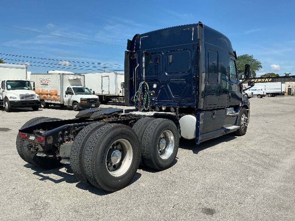Sleeper Tractor-Heavy Duty Tractors-Freightliner-2020-T11664ST-Lexington-KY-733,762\n\t\tmiles-$ 39,250 - Image 7