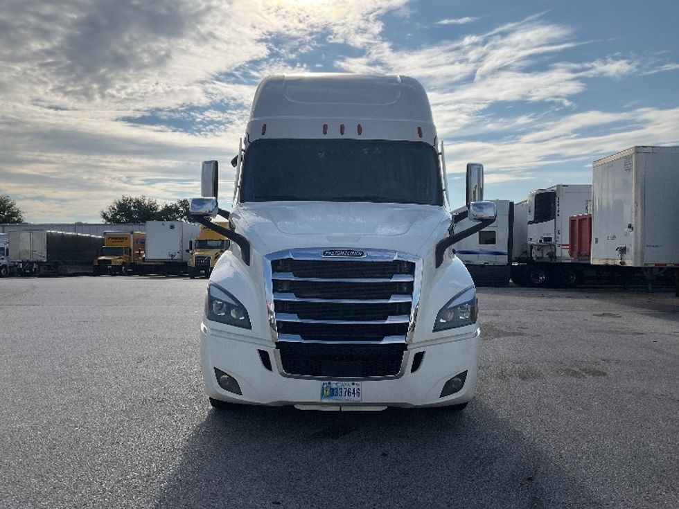 Sleeper Tractor-Heavy Duty Tractors-Freightliner-2020-T11664ST-Moberly-MO-360,488\n\t\tmiles-$ 77,000 - Image 2
