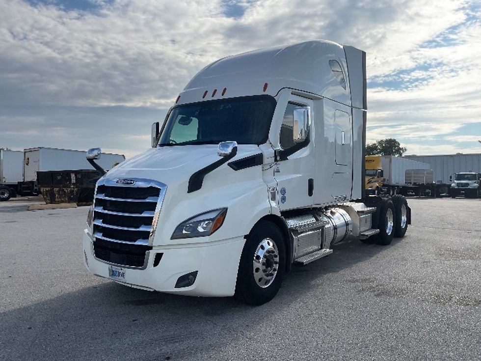 Sleeper Tractor-Heavy Duty Tractors-Freightliner-2020-T11664ST-Moberly-MO-360,488\n\t\tmiles-$ 77,000 - Image 3