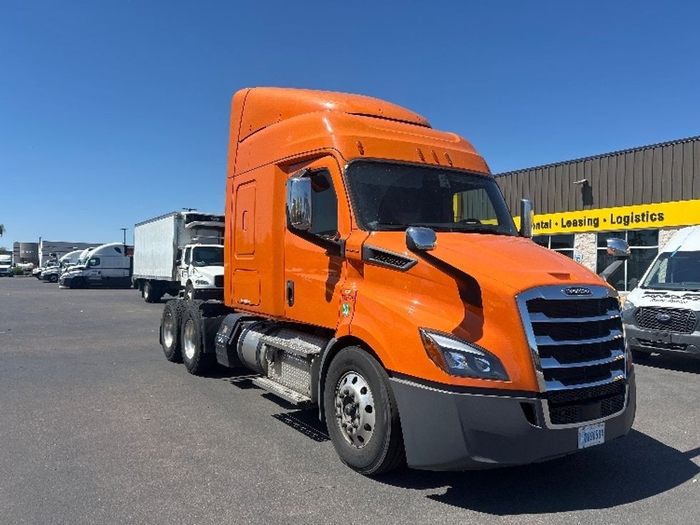 Sleeper Tractor-Heavy Duty Tractors-Freightliner-2020-T11664ST-Phoenix-AZ-592,945\n\t\tmiles-$ 51,750 - Image 1