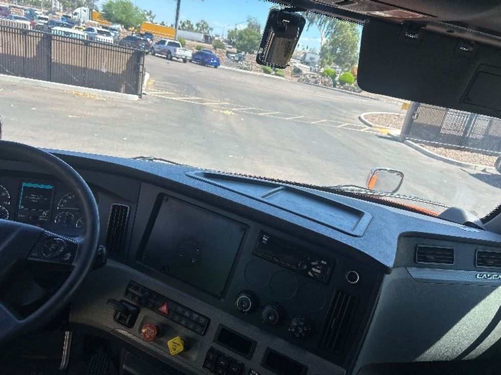 Sleeper Tractor-Heavy Duty Tractors-Freightliner-2020-T11664ST-Phoenix-AZ-592,945\n\t\tmiles-$ 51,750 - Image 12