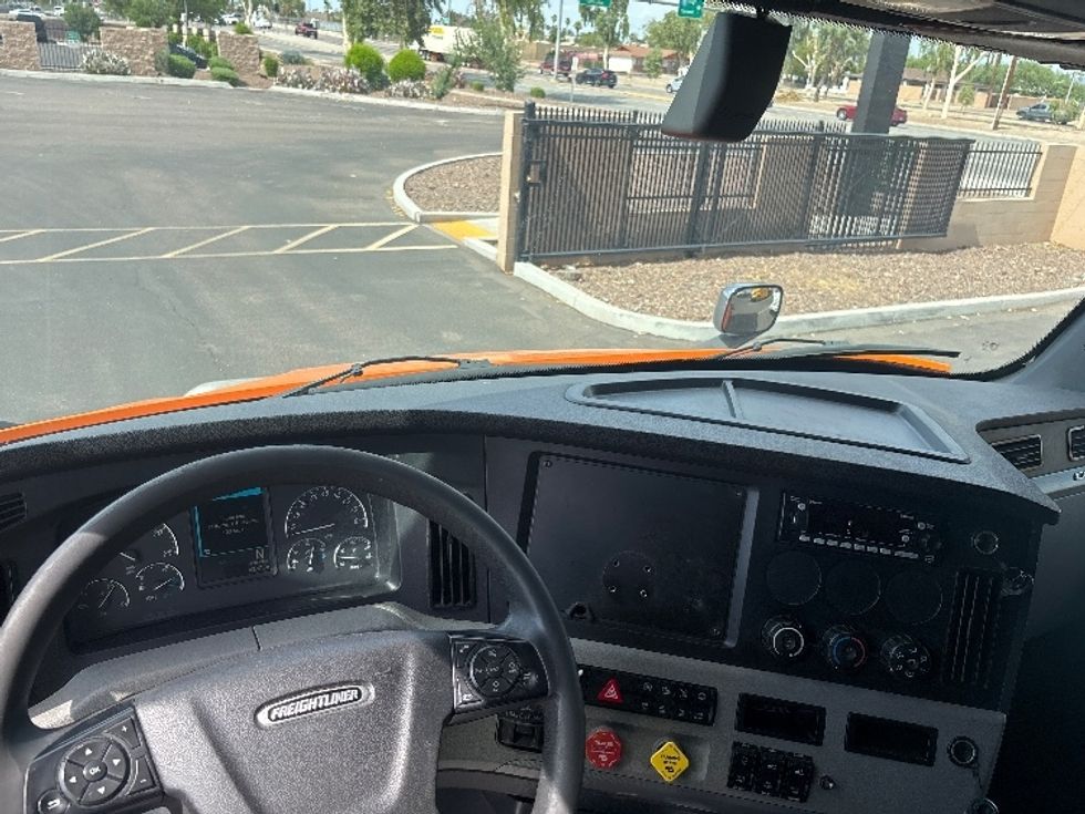 Sleeper Tractor-Heavy Duty Tractors-Freightliner-2020-T11664ST-Phoenix-AZ-643,355\n\t\tmiles-$ 49,500 - Image 11