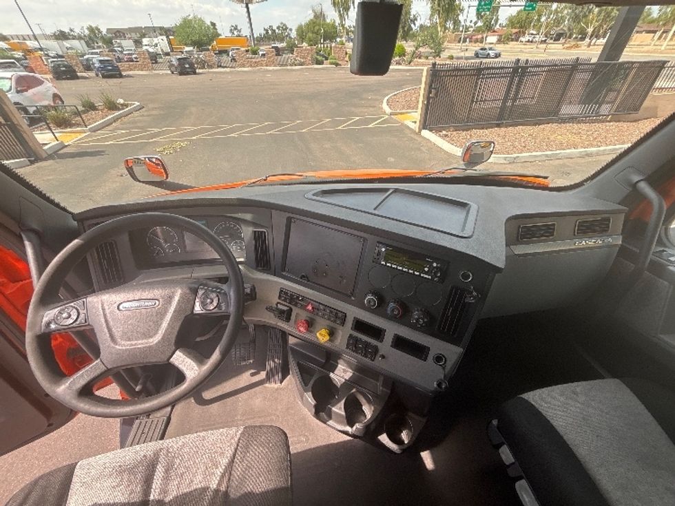 Sleeper Tractor-Heavy Duty Tractors-Freightliner-2020-T11664ST-Phoenix-AZ-643,355\n\t\tmiles-$ 49,500 - Image 12