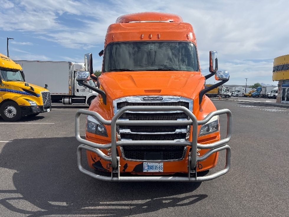 Sleeper Tractor-Heavy Duty Tractors-Freightliner-2020-T11664ST-Phoenix-AZ-643,355\n\t\tmiles-$ 49,500 - Image 2