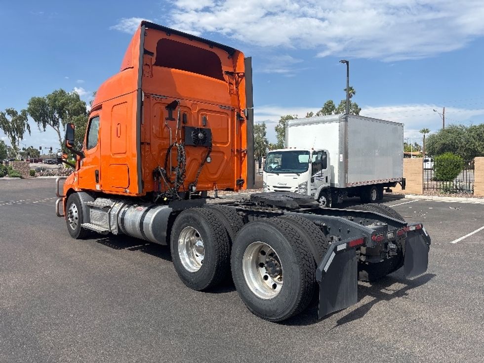 Sleeper Tractor-Heavy Duty Tractors-Freightliner-2020-T11664ST-Phoenix-AZ-643,355\n\t\tmiles-$ 49,500 - Image 5