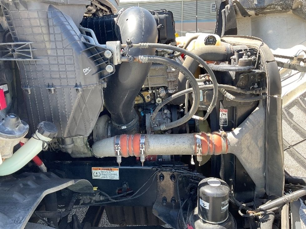 Sleeper Tractor-Heavy Duty Tractors-Freightliner-2020-T11664ST-Poplar Bluff-MO-381,575\n\t\tmiles-$ 61,250 - Image 20