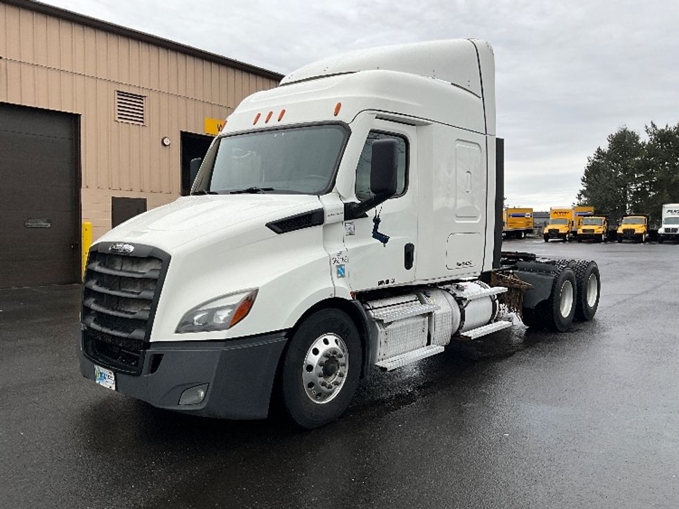 Sleeper Tractor-Heavy Duty Tractors-Freightliner-2020-T11664ST-Portland-OR-550,286\n\t\tmiles-$ 52,000 - Image 3