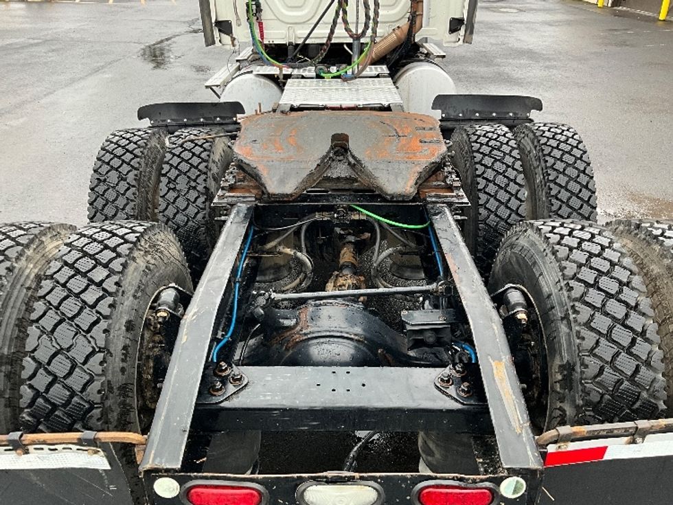 Sleeper Tractor-Heavy Duty Tractors-Freightliner-2020-T11664ST-Portland-OR-550,286\n\t\tmiles-$ 52,000 - Image 6