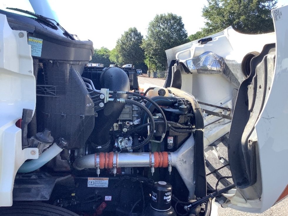 Sleeper Tractor-Heavy Duty Tractors-Freightliner-2020-T11664ST-Prince George-VA-130,580\n\t\tmiles-$ 86,750 - Image 20