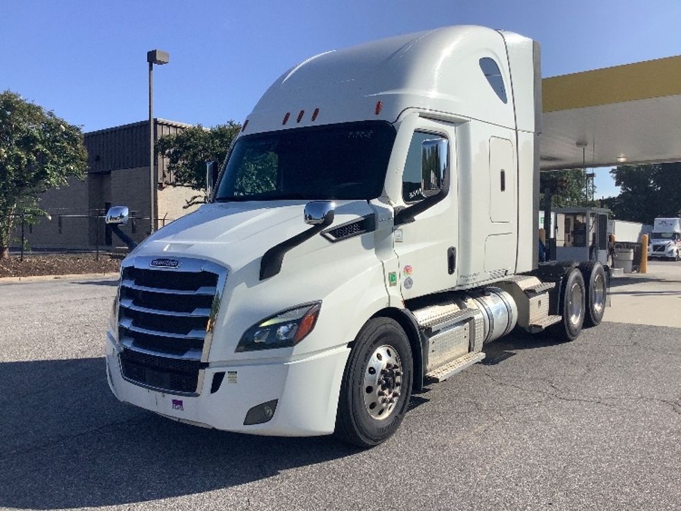 Sleeper Tractor-Heavy Duty Tractors-Freightliner-2020-T11664ST-Prince George-VA-130,580\n\t\tmiles-$ 86,750 - Image 3