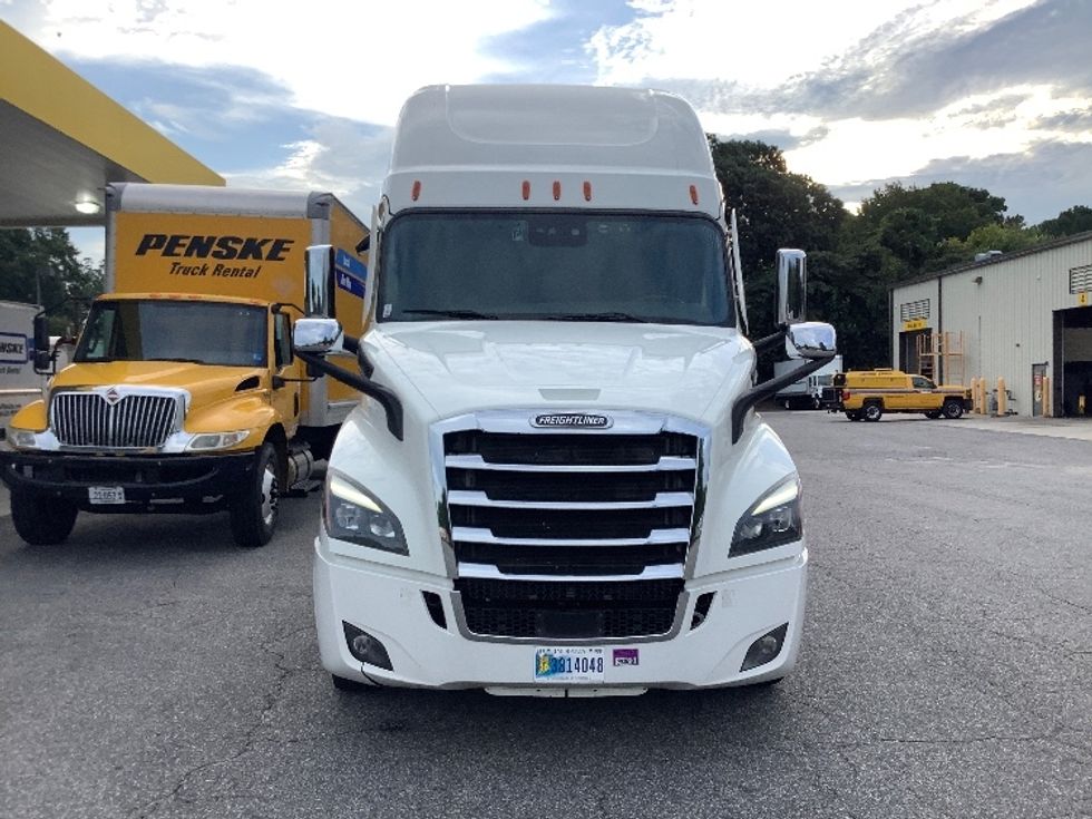 Sleeper Tractor-Heavy Duty Tractors-Freightliner-2020-T11664ST-Prince George-VA-311,389\n\t\tmiles-$ 77,500 - Image 2