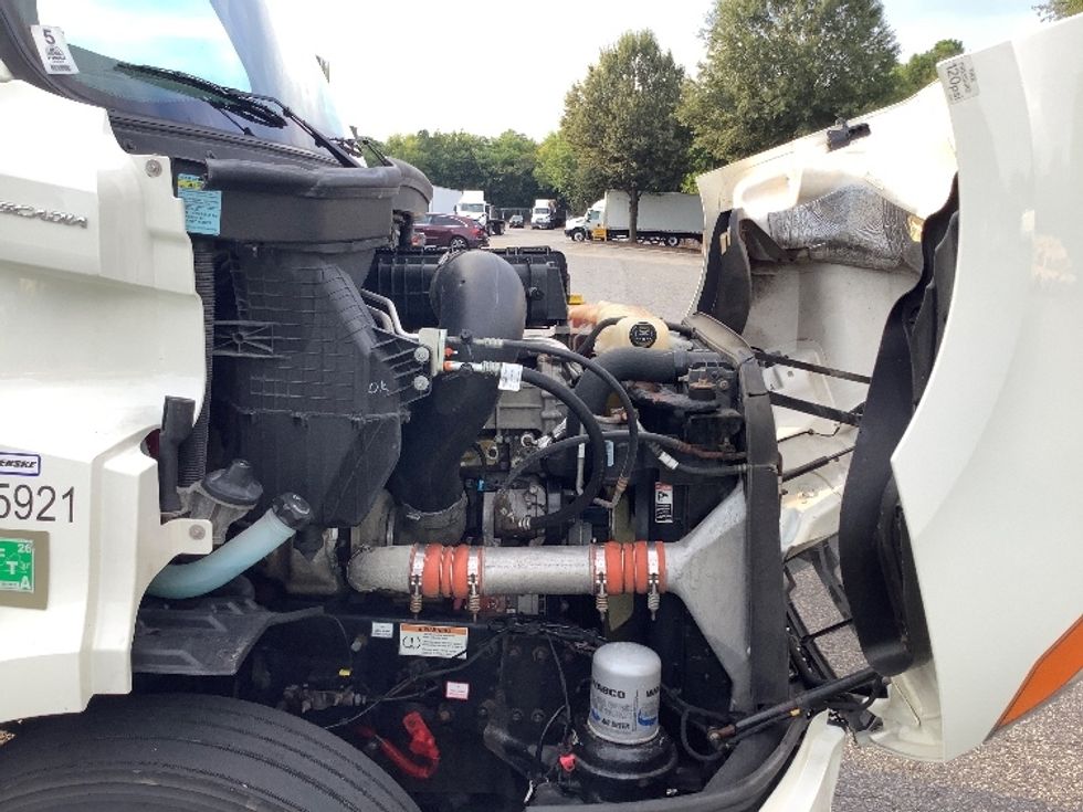 Sleeper Tractor-Heavy Duty Tractors-Freightliner-2020-T11664ST-Prince George-VA-311,389\n\t\tmiles-$ 77,500 - Image 20