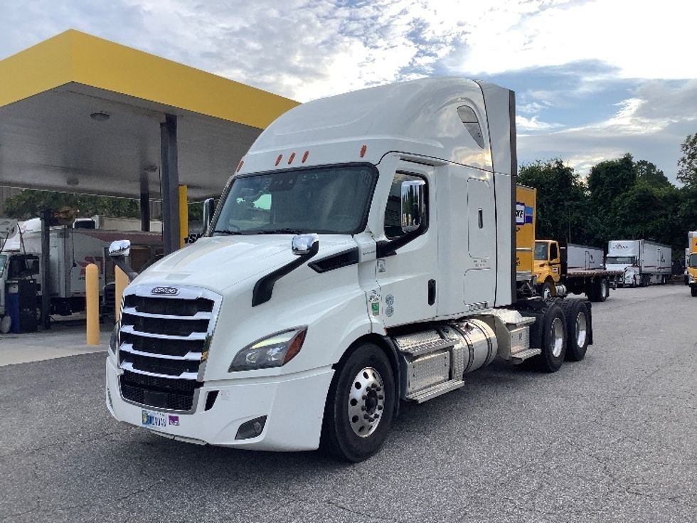 Sleeper Tractor-Heavy Duty Tractors-Freightliner-2020-T11664ST-Prince George-VA-311,389\n\t\tmiles-$ 77,500 - Image 3