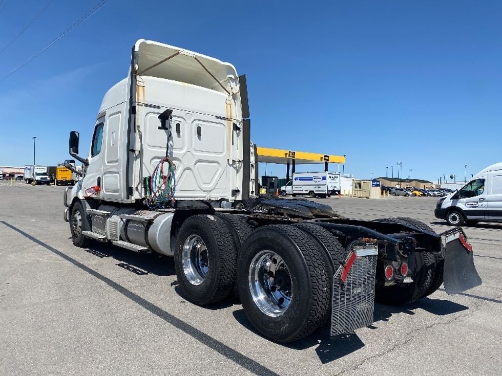 Sleeper Tractor-Heavy Duty Tractors-Freightliner-2020-T11664ST-Salt Lake City-UT-483,104\n\t\tmiles-$ 63,000 - Image 5