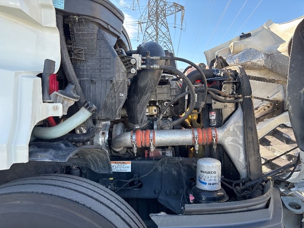 Sleeper Tractor-Heavy Duty Tractors-Freightliner-2020-T11664ST-Salt Lake City-UT-635,196\n\t\tmiles-$ 47,750 - Image 20