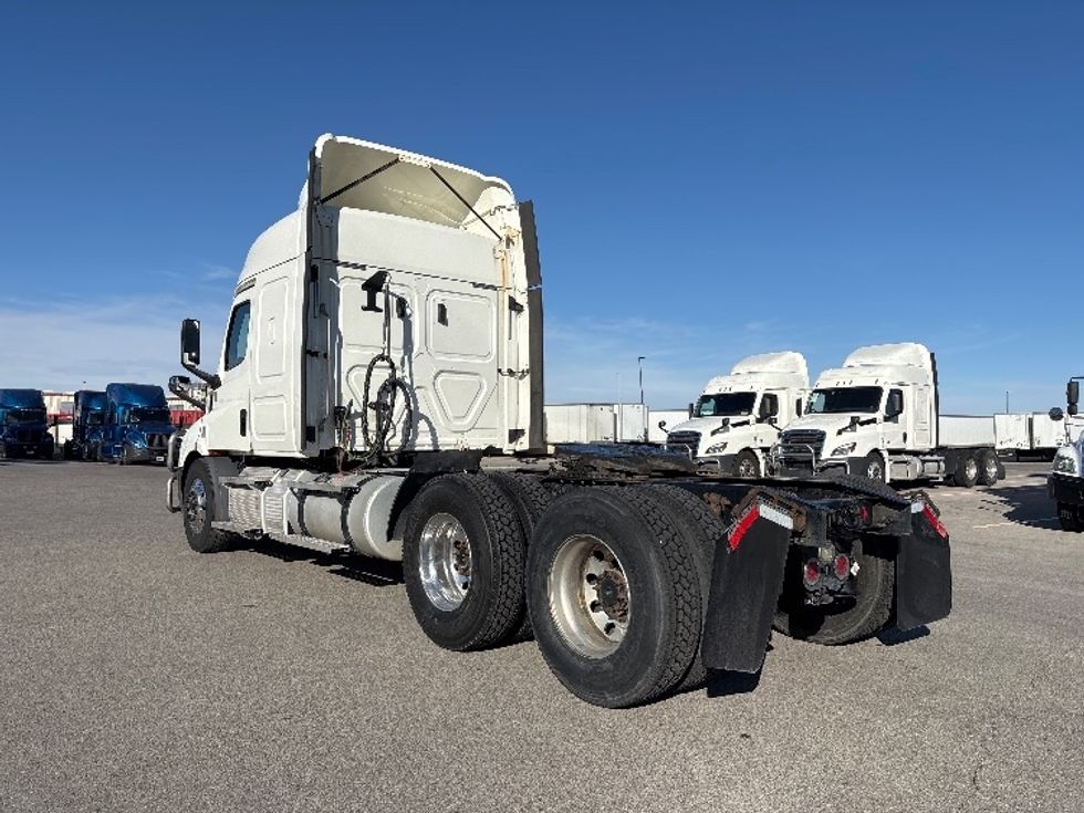 Sleeper Tractor-Heavy Duty Tractors-Freightliner-2020-T11664ST-Salt Lake City-UT-635,196\n\t\tmiles-$ 47,750 - Image 5