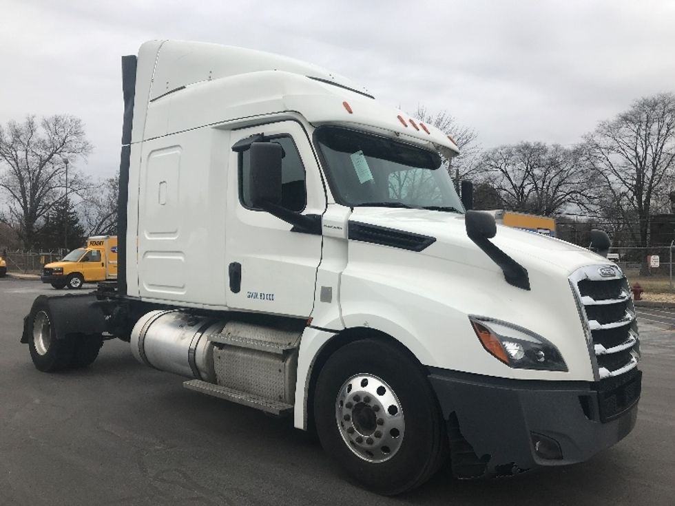 Sleeper Tractor-Heavy Duty Tractors-Freightliner-2020-T12642ST-Bensalem-PA-502,135\n\t\tmiles-$ 51,250 - Image 1