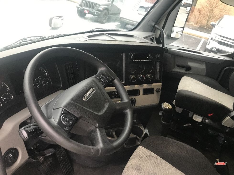 Sleeper Tractor-Heavy Duty Tractors-Freightliner-2020-T12642ST-Bensalem-PA-502,135\n\t\tmiles-$ 51,250 - Image 10