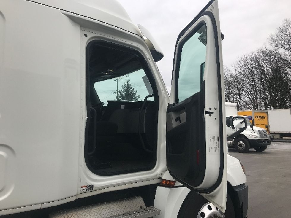 Sleeper Tractor-Heavy Duty Tractors-Freightliner-2020-T12642ST-Bensalem-PA-502,135\n\t\tmiles-$ 51,250 - Image 13