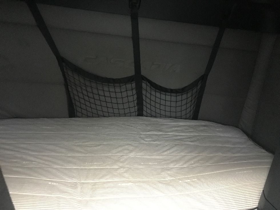 Sleeper Tractor-Heavy Duty Tractors-Freightliner-2020-T12642ST-Bensalem-PA-502,135\n\t\tmiles-$ 51,250 - Image 16