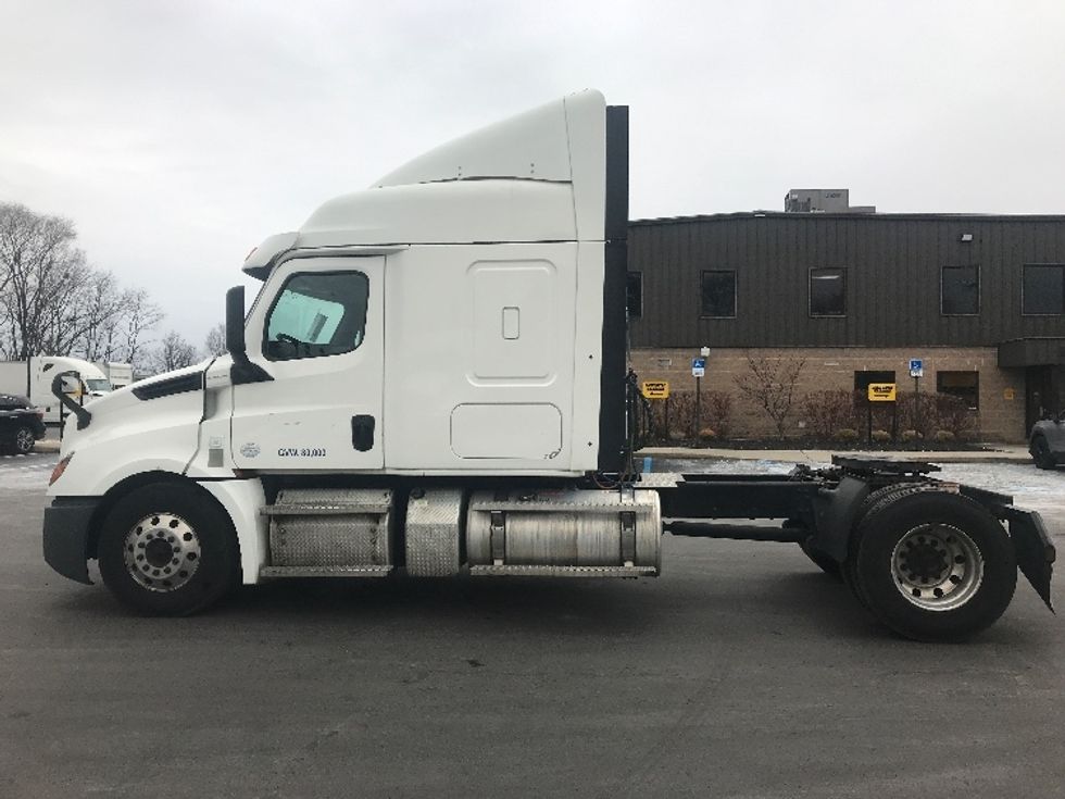 Sleeper Tractor-Heavy Duty Tractors-Freightliner-2020-T12642ST-Bensalem-PA-502,135\n\t\tmiles-$ 51,250 - Image 4