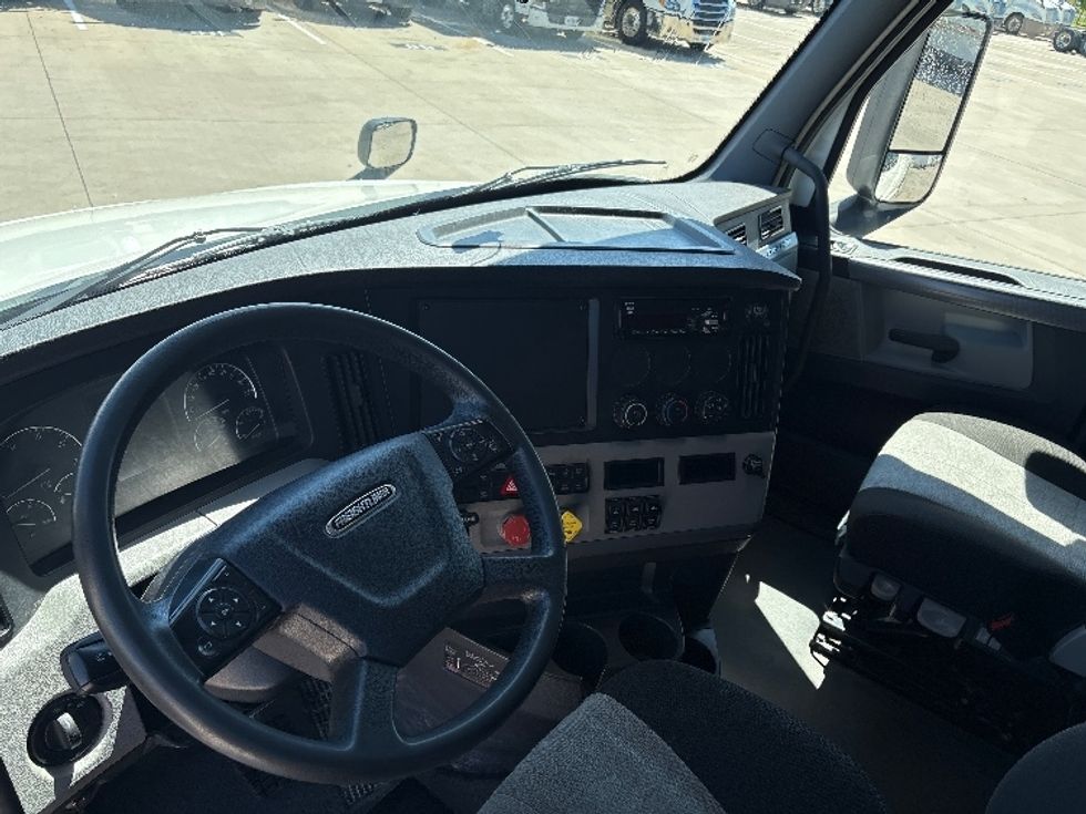 Sleeper Tractor-Heavy Duty Tractors-Freightliner-2020-T12642ST-Fort Worth-TX-219,067\n\t\tmiles-$ 73,250 - Image 10