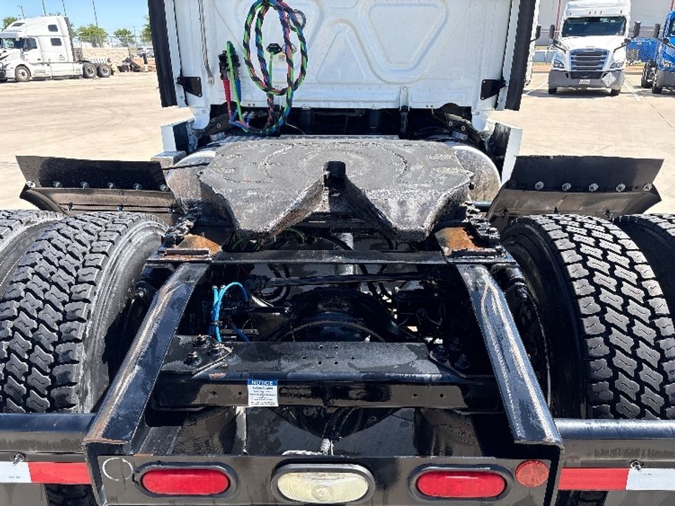Sleeper Tractor-Heavy Duty Tractors-Freightliner-2020-T12642ST-Fort Worth-TX-219,067\n\t\tmiles-$ 73,250 - Image 6