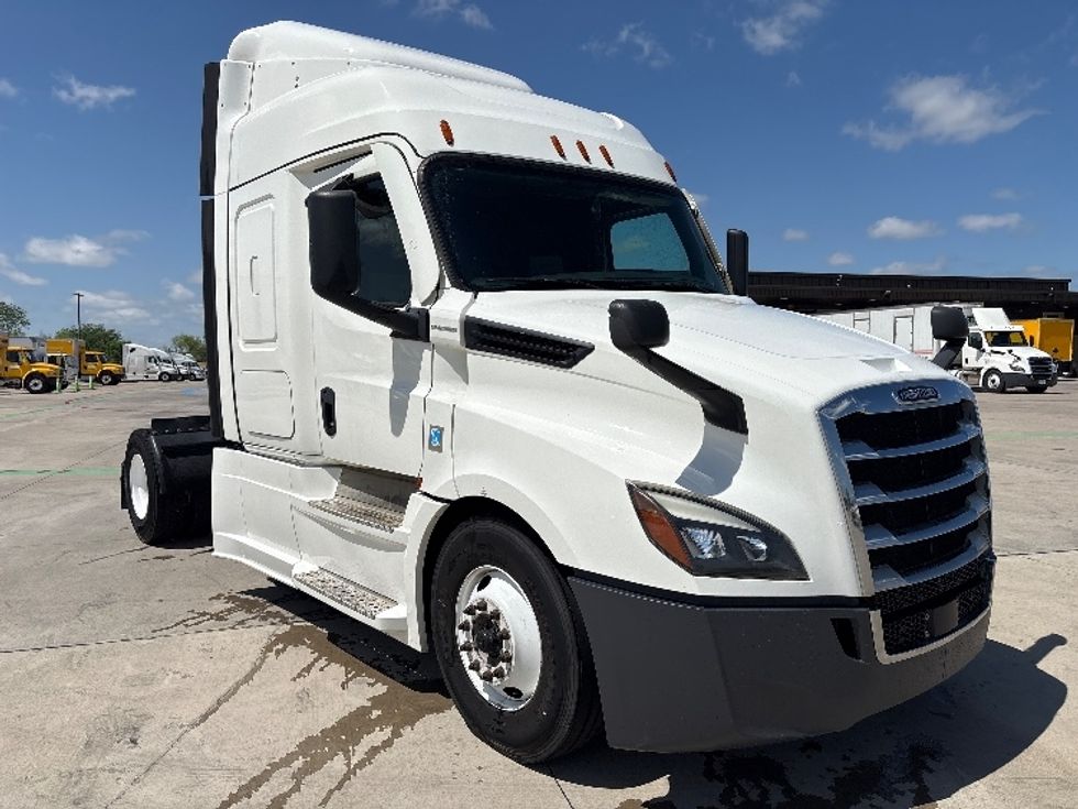 Sleeper Tractor-Heavy Duty Tractors-Freightliner-2020-T12642ST-Fort Worth-TX-466,055\n\t\tmiles-$ 59,750 - Image 1