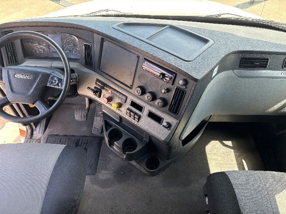Sleeper Tractor-Heavy Duty Tractors-Freightliner-2020-T12642ST-Fort Worth-TX-466,055\n\t\tmiles-$ 59,750 - Image 12
