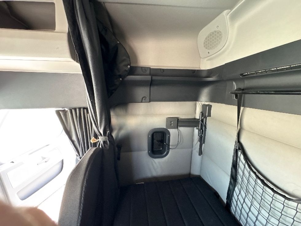 Sleeper Tractor-Heavy Duty Tractors-Freightliner-2020-T12642ST-Fort Worth-TX-466,055\n\t\tmiles-$ 59,750 - Image 19