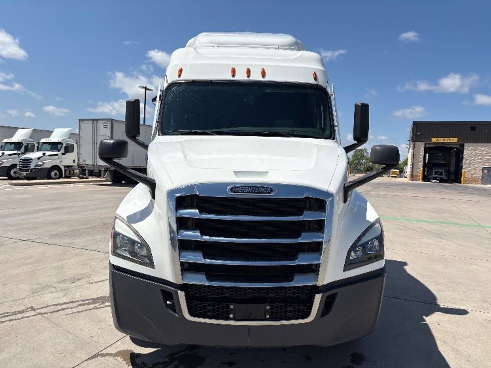 Sleeper Tractor-Heavy Duty Tractors-Freightliner-2020-T12642ST-Fort Worth-TX-466,055\n\t\tmiles-$ 59,750 - Image 2