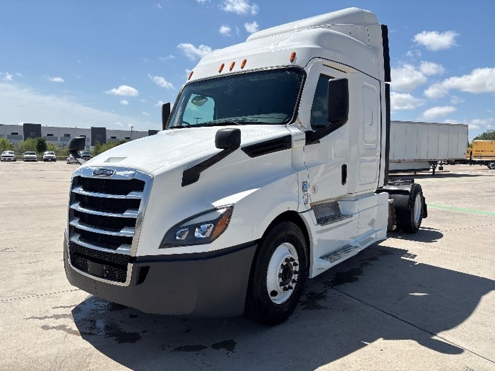 Sleeper Tractor-Heavy Duty Tractors-Freightliner-2020-T12642ST-Fort Worth-TX-466,055\n\t\tmiles-$ 59,750 - Image 3