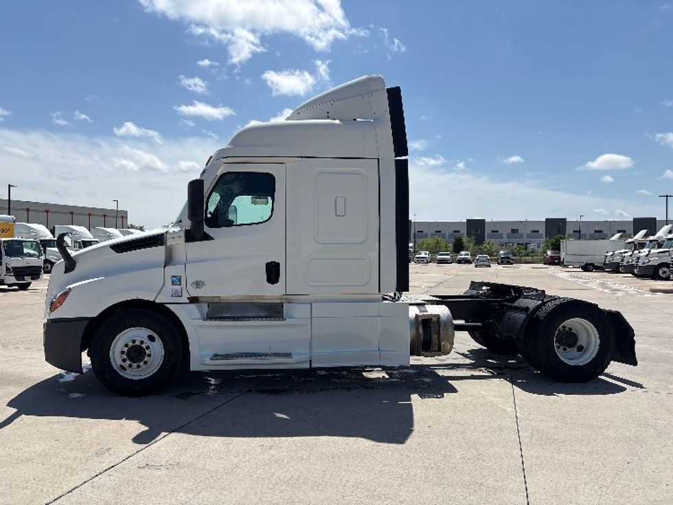 Sleeper Tractor-Heavy Duty Tractors-Freightliner-2020-T12642ST-Fort Worth-TX-466,055\n\t\tmiles-$ 59,750 - Image 4
