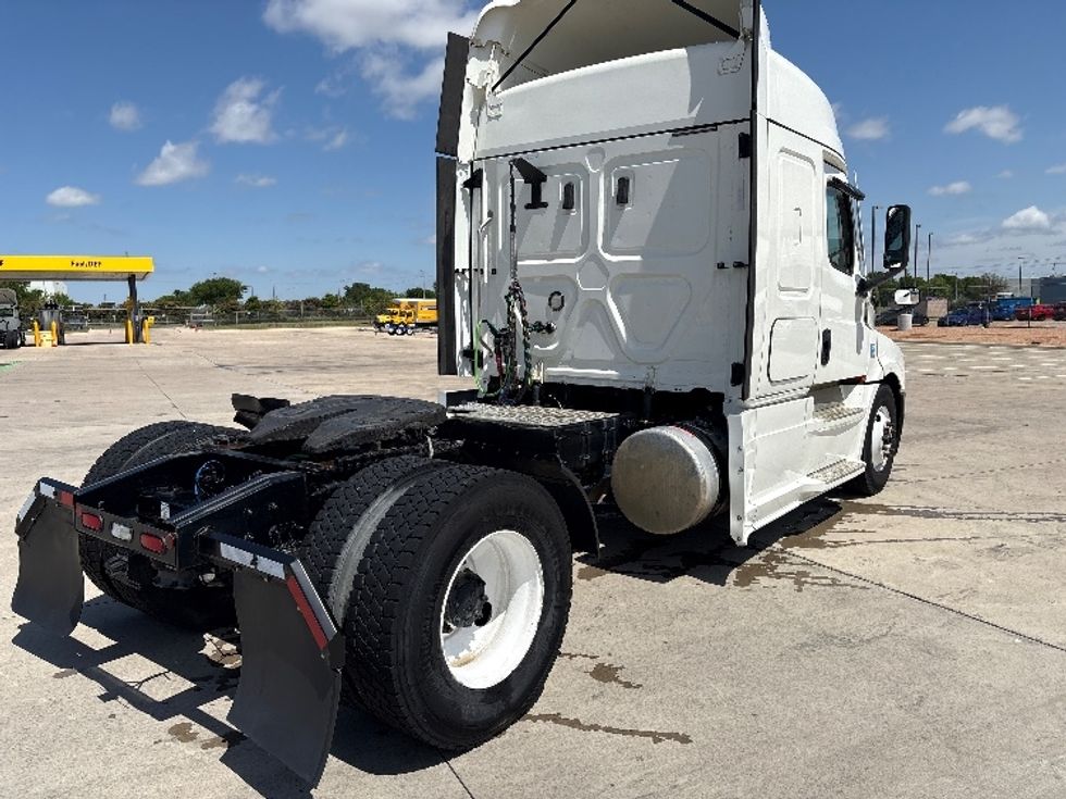 Sleeper Tractor-Heavy Duty Tractors-Freightliner-2020-T12642ST-Fort Worth-TX-466,055\n\t\tmiles-$ 59,750 - Image 7