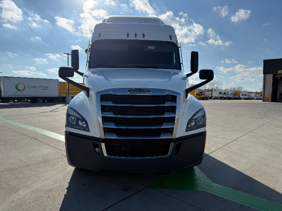 Sleeper Tractor-Heavy Duty Tractors-Freightliner-2020-T12642ST-Fort Worth-TX-484,628\n\t\tmiles-$ 53,250 - Image 2