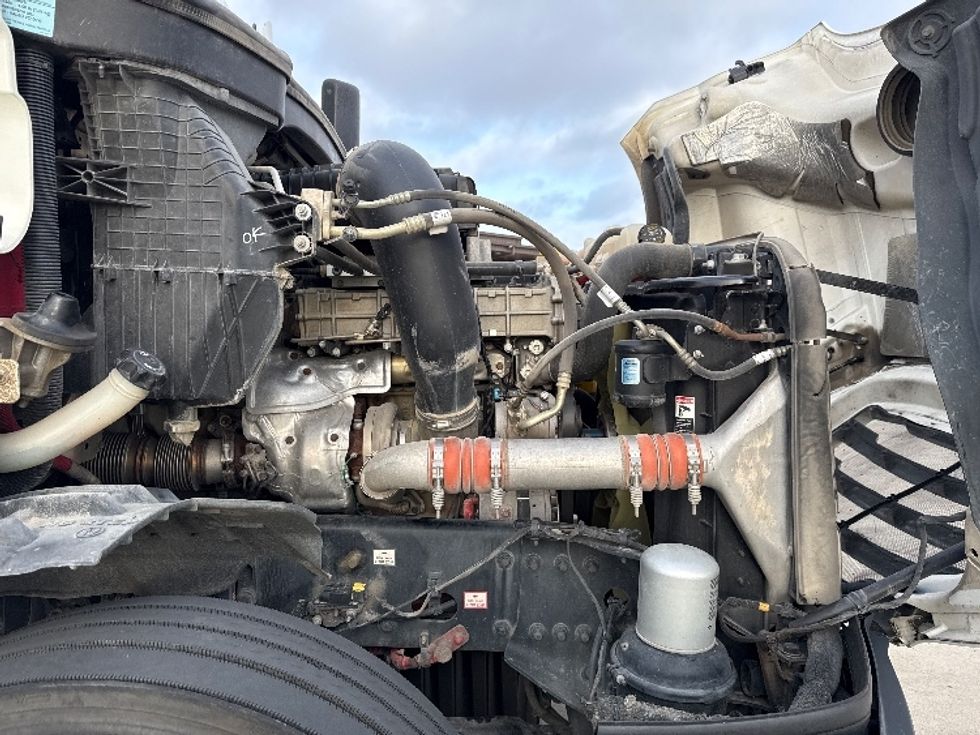 Sleeper Tractor-Heavy Duty Tractors-Freightliner-2020-T12642ST-Fort Worth-TX-484,628\n\t\tmiles-$ 53,250 - Image 20