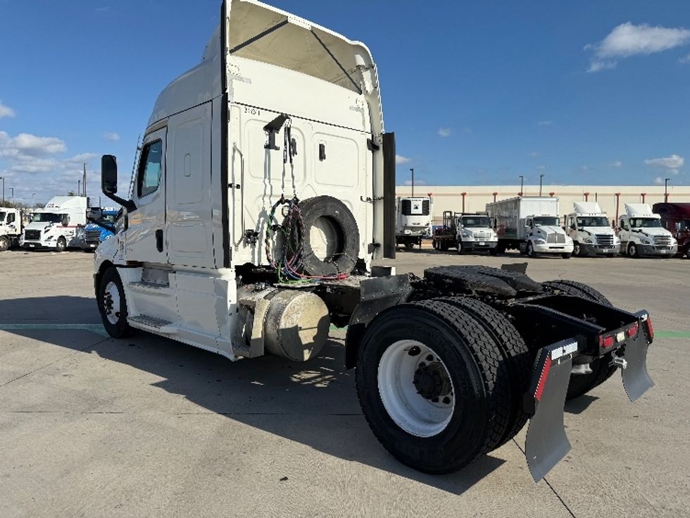 Sleeper Tractor-Heavy Duty Tractors-Freightliner-2020-T12642ST-Fort Worth-TX-484,628\n\t\tmiles-$ 53,250 - Image 5