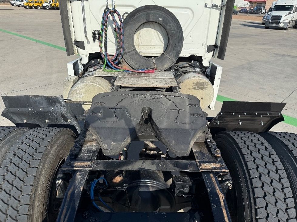 Sleeper Tractor-Heavy Duty Tractors-Freightliner-2020-T12642ST-Fort Worth-TX-484,628\n\t\tmiles-$ 53,250 - Image 6