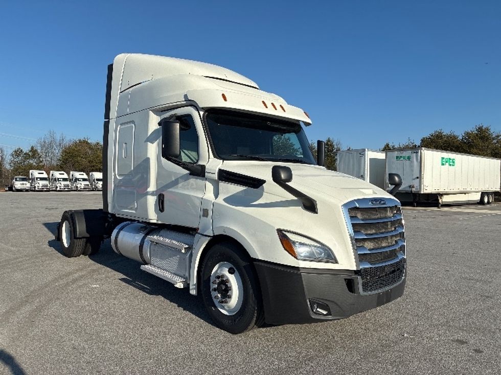 Sleeper Tractor-Heavy Duty Tractors-Freightliner-2020-T12642ST-Greenville-SC-577,584\n\t\tmiles-$ 46,250 - Image 1