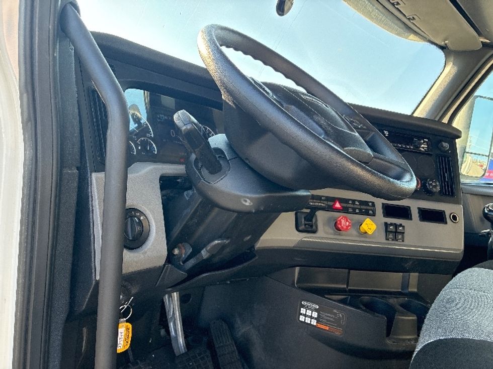 Sleeper Tractor-Heavy Duty Tractors-Freightliner-2020-T12642ST-Greenville-SC-577,584\n\t\tmiles-$ 46,250 - Image 10