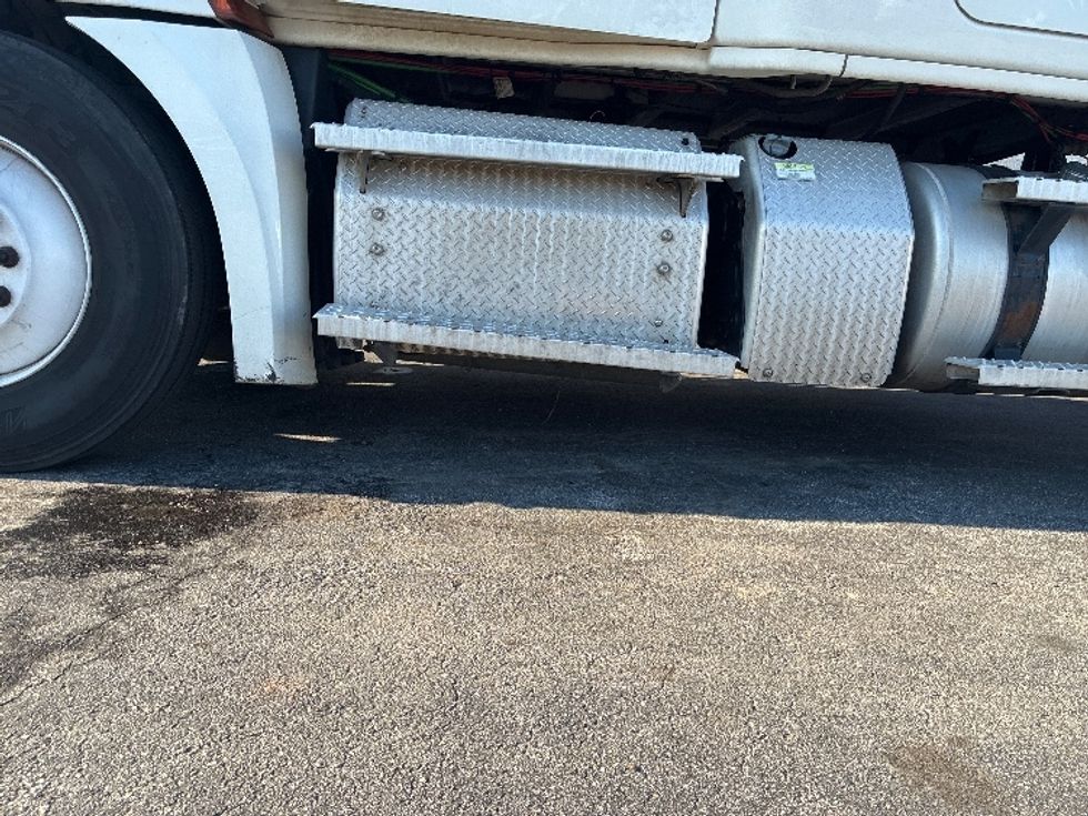 Sleeper Tractor-Heavy Duty Tractors-Freightliner-2020-T12642ST-Greenville-SC-577,584\n\t\tmiles-$ 46,250 - Image 25