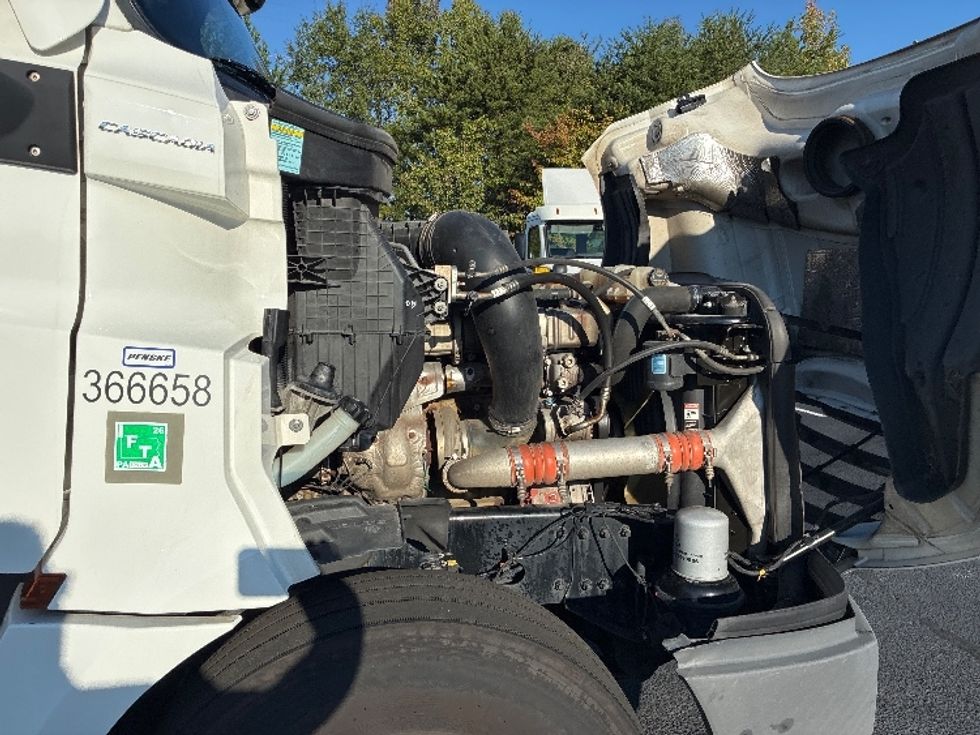 Sleeper Tractor-Heavy Duty Tractors-Freightliner-2020-T12642ST-Greenville-SC-579,273\n\t\tmiles-$ 55,750 - Image 20
