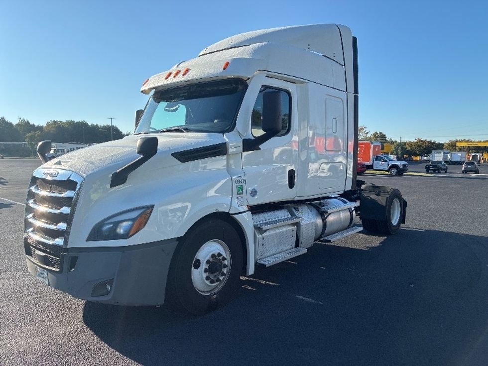 Sleeper Tractor-Heavy Duty Tractors-Freightliner-2020-T12642ST-Greenville-SC-579,273\n\t\tmiles-$ 55,750 - Image 3