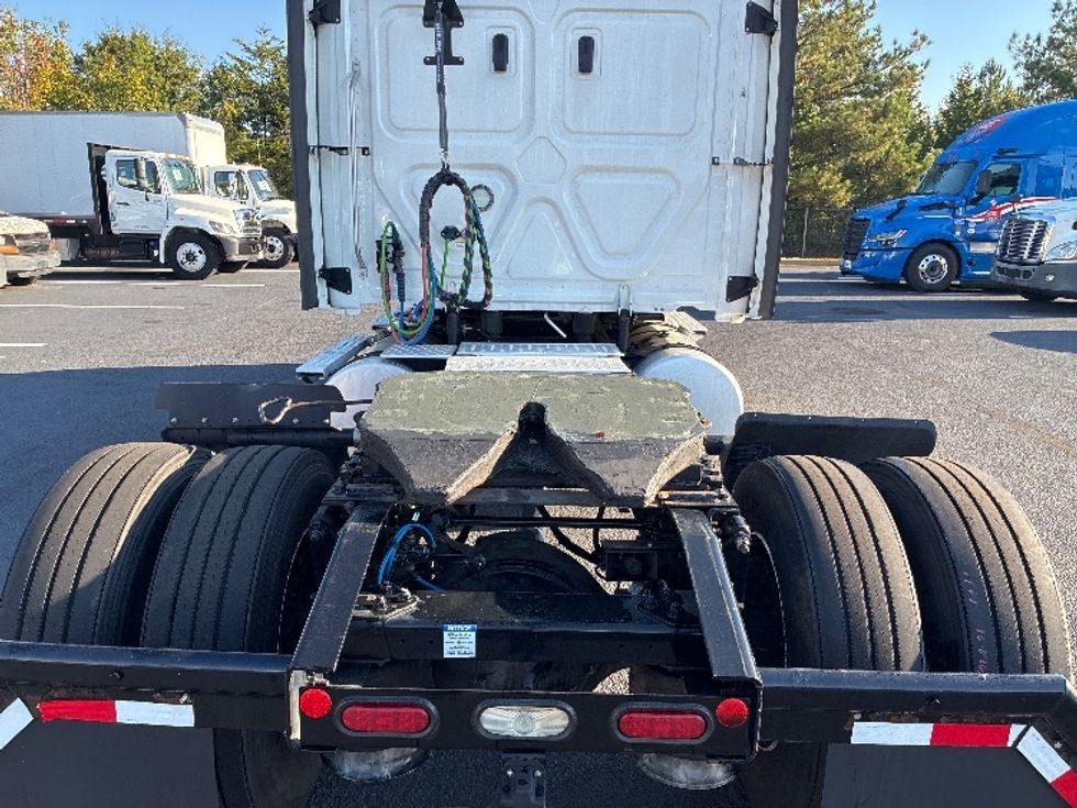 Sleeper Tractor-Heavy Duty Tractors-Freightliner-2020-T12642ST-Greenville-SC-579,273\n\t\tmiles-$ 55,750 - Image 6