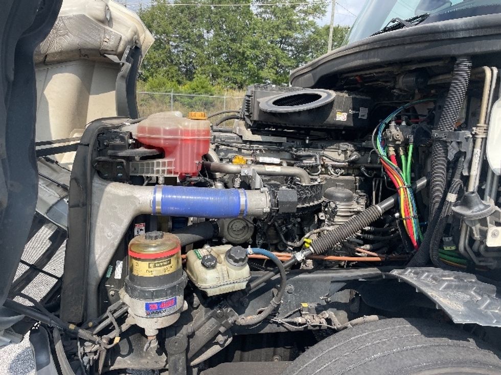 Sleeper Tractor-Heavy Duty Tractors-Freightliner-2020-T12642ST-Greenville-SC-687,795\n\t\tmiles-$ 45,250 - Image 21