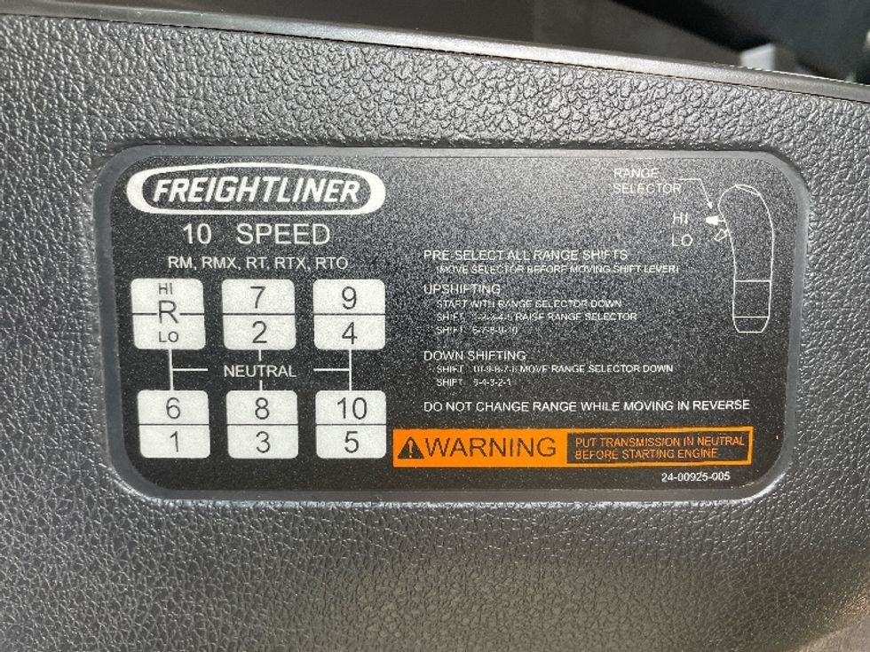 Sleeper Tractor-Heavy Duty Tractors-Freightliner-2020-T12642ST-Greenville-SC-687,795\n\t\tmiles-$ 45,250 - Image 22