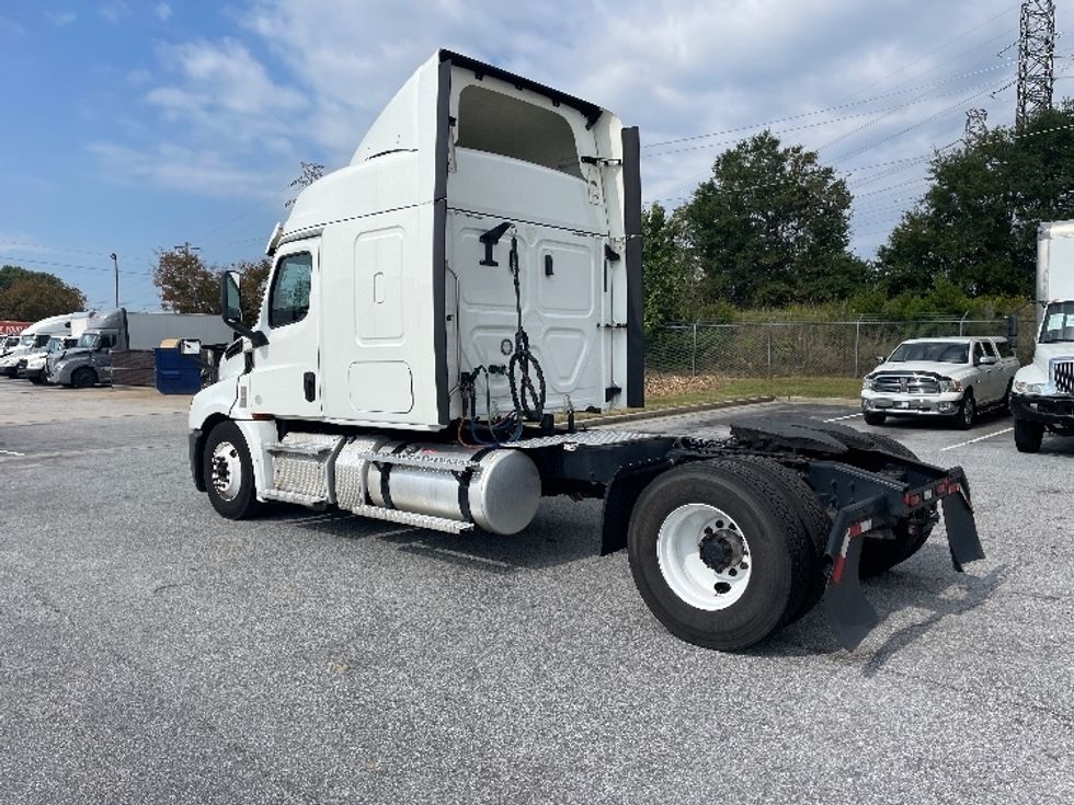 Sleeper Tractor-Heavy Duty Tractors-Freightliner-2020-T12642ST-Greenville-SC-687,795\n\t\tmiles-$ 45,250 - Image 5