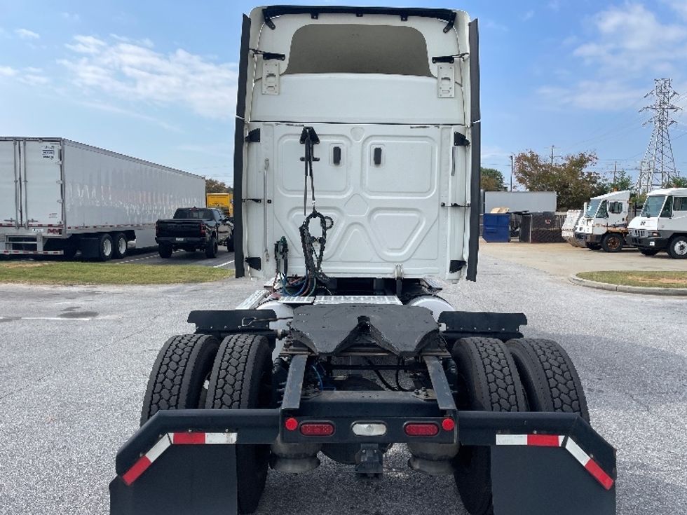Sleeper Tractor-Heavy Duty Tractors-Freightliner-2020-T12642ST-Greenville-SC-687,795\n\t\tmiles-$ 45,250 - Image 6