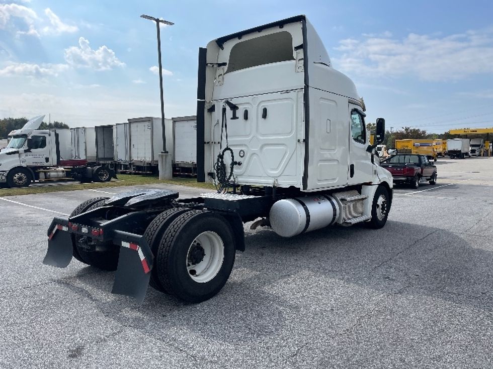 Sleeper Tractor-Heavy Duty Tractors-Freightliner-2020-T12642ST-Greenville-SC-687,795\n\t\tmiles-$ 45,250 - Image 7